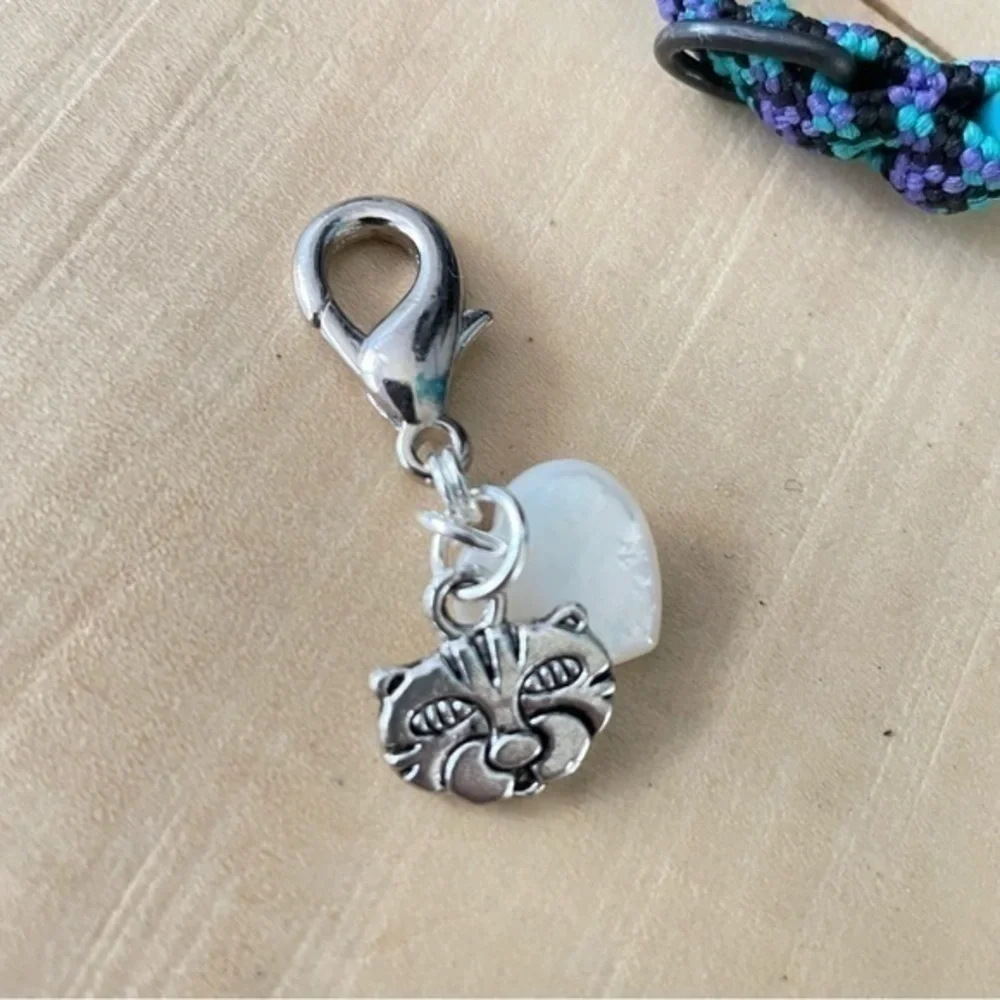 $10 SALE 🎉HP Handmade Cat Collar Charm Ivory Heart Stamped Metal Furbaby